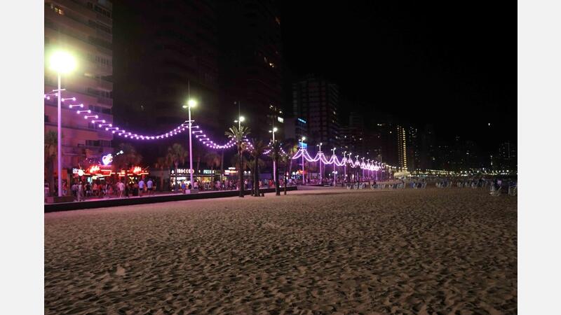 Benidorm aprueba el proyecto de renovación de la segunda fase de la catenaria lumínica de Levante con una inversión de 908.581 euros